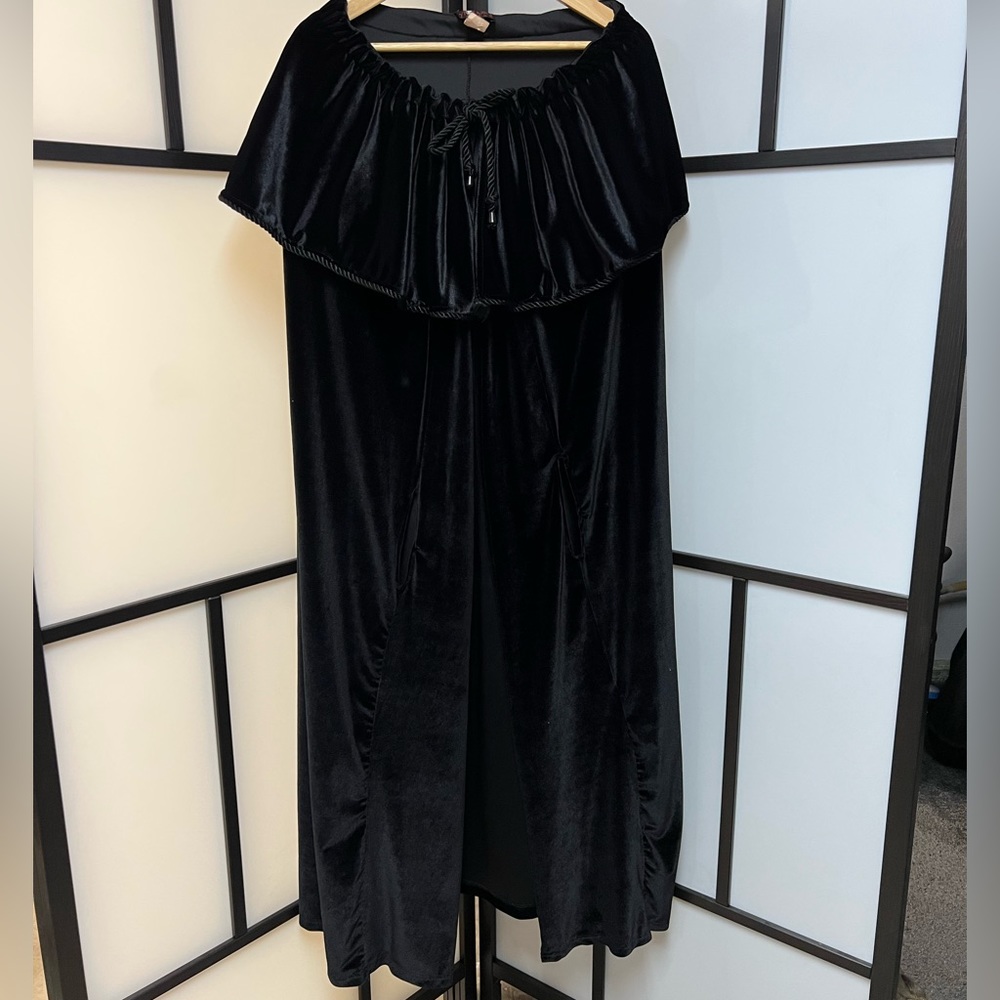 Morbid Threads velvety cloak